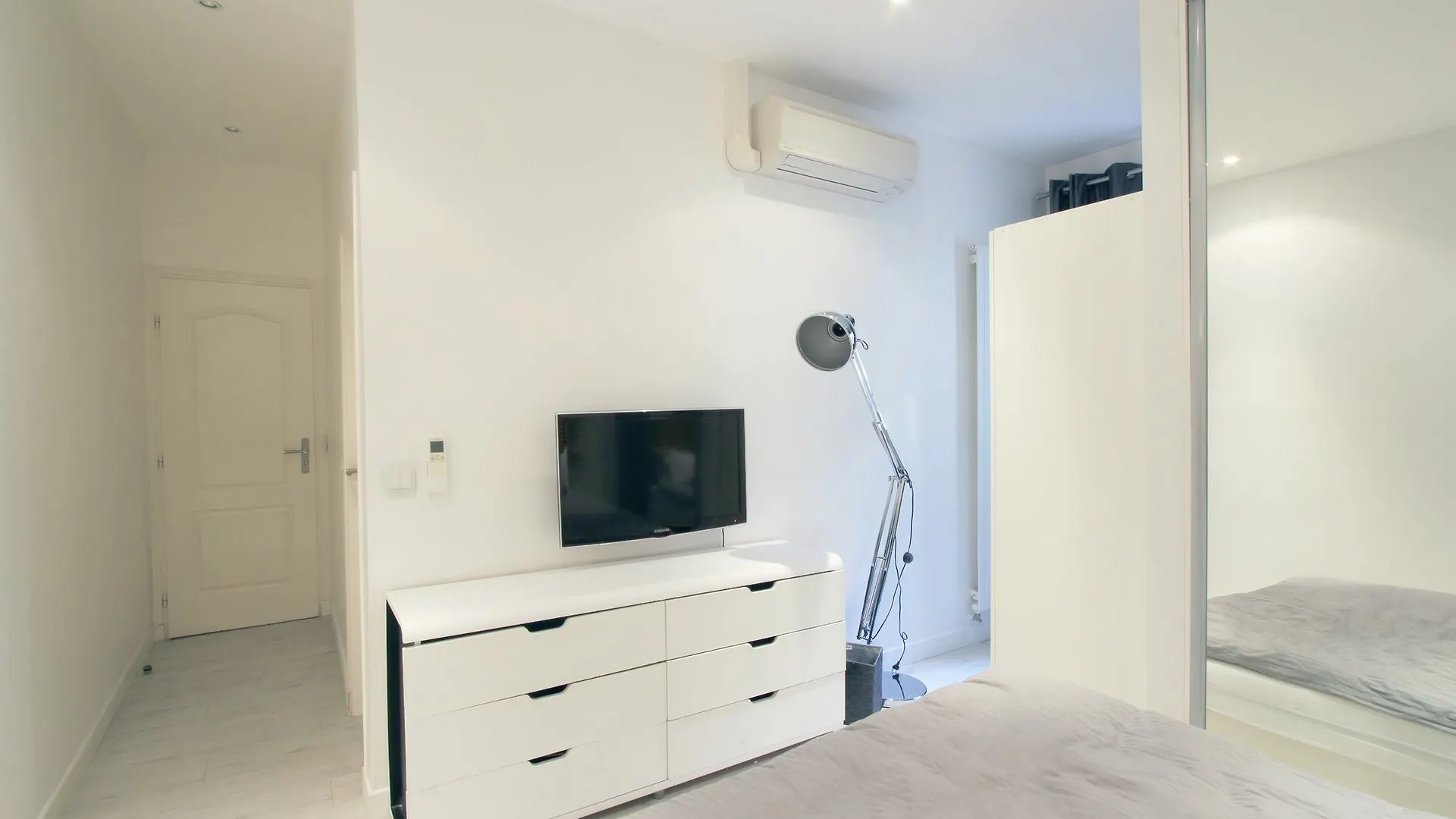 Apartman Pelican - Apt. Near Eiffel Tower